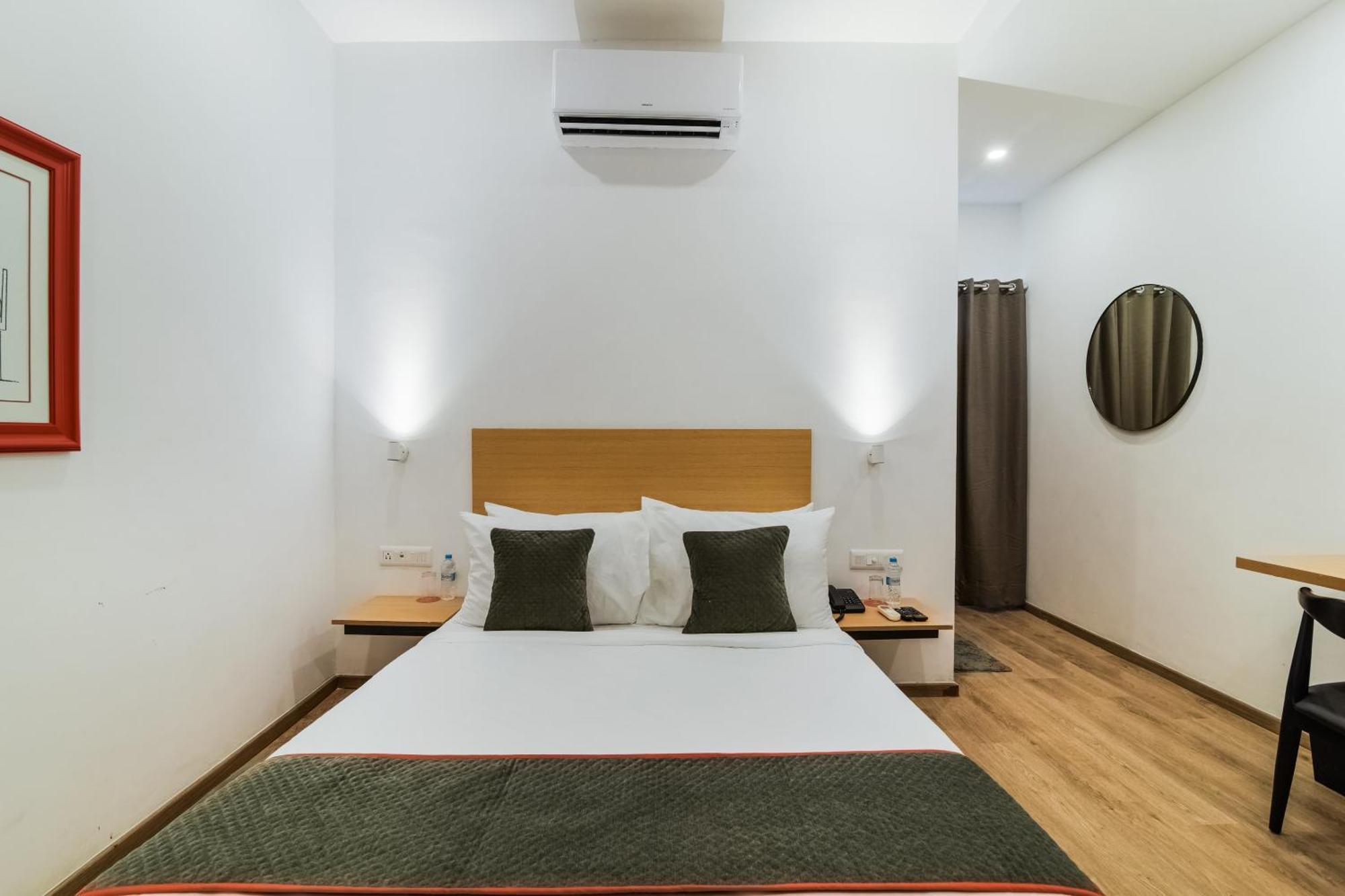 Super Townhouse Xotel Čennai Exteriér fotografie