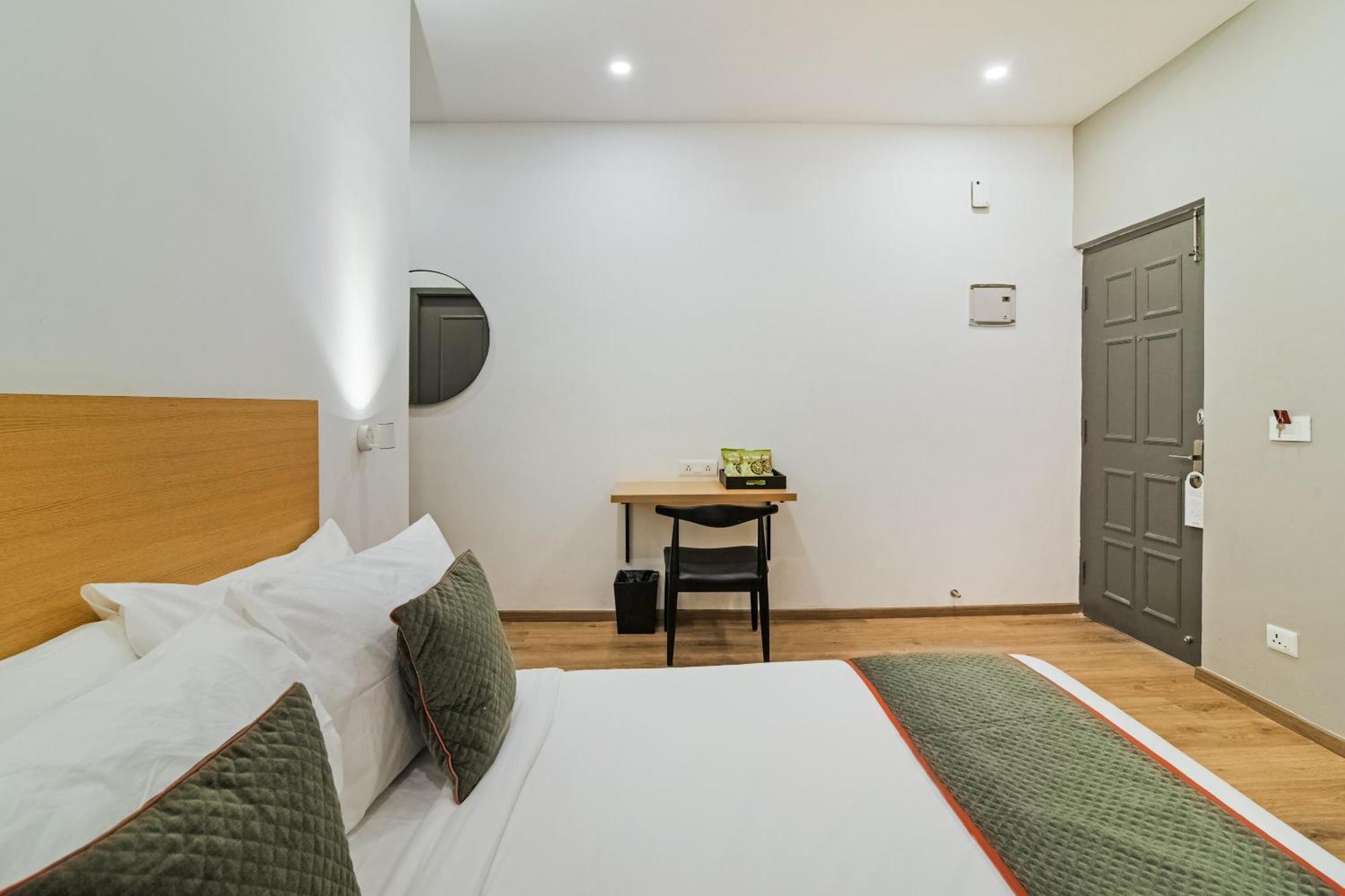 Super Townhouse Xotel Čennai Exteriér fotografie